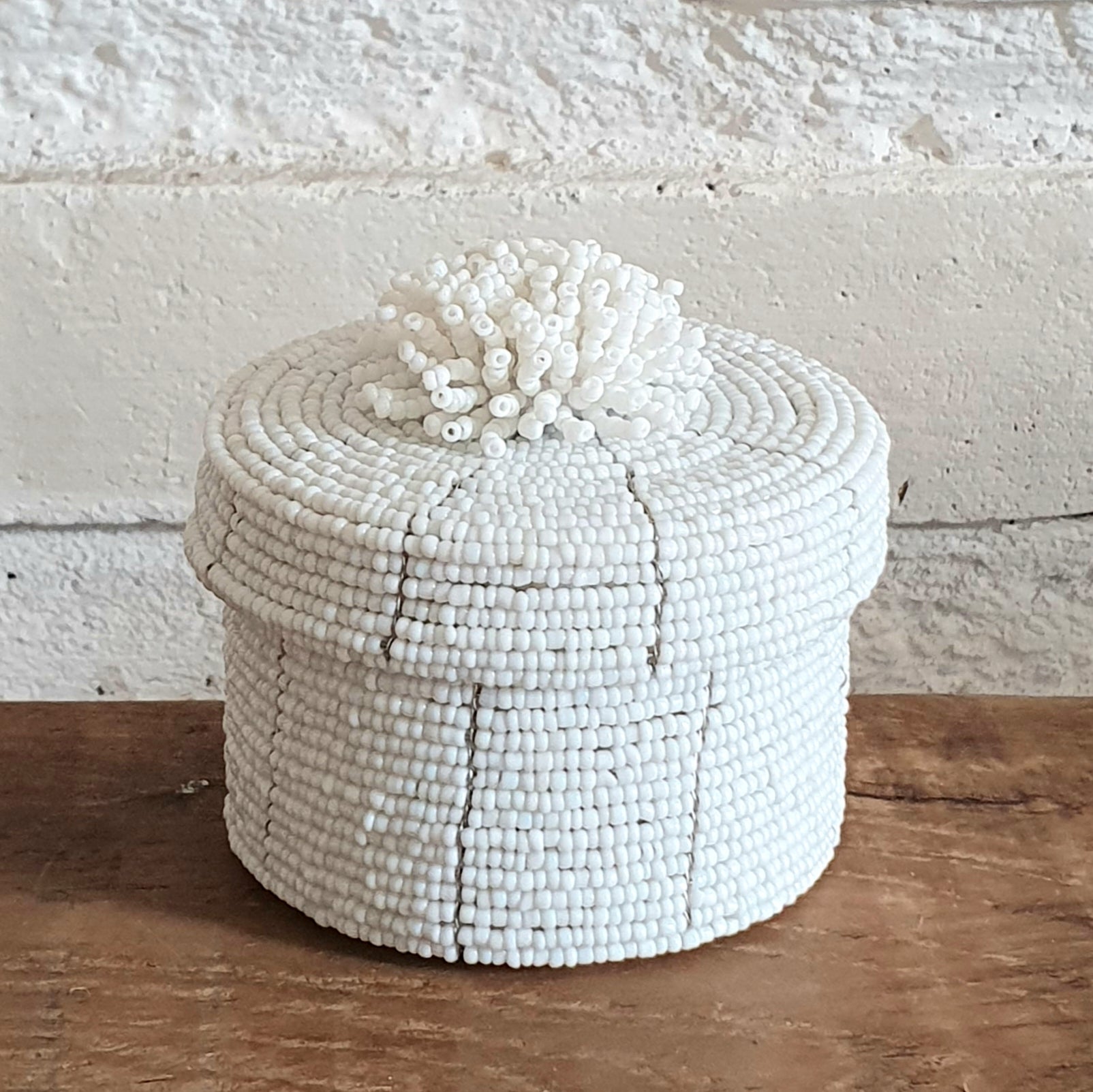 Handwoven Round Rattan Storage Box with Tassel｜Natural Wicker Organizer｜Boho Decorative Basket for Home Storage