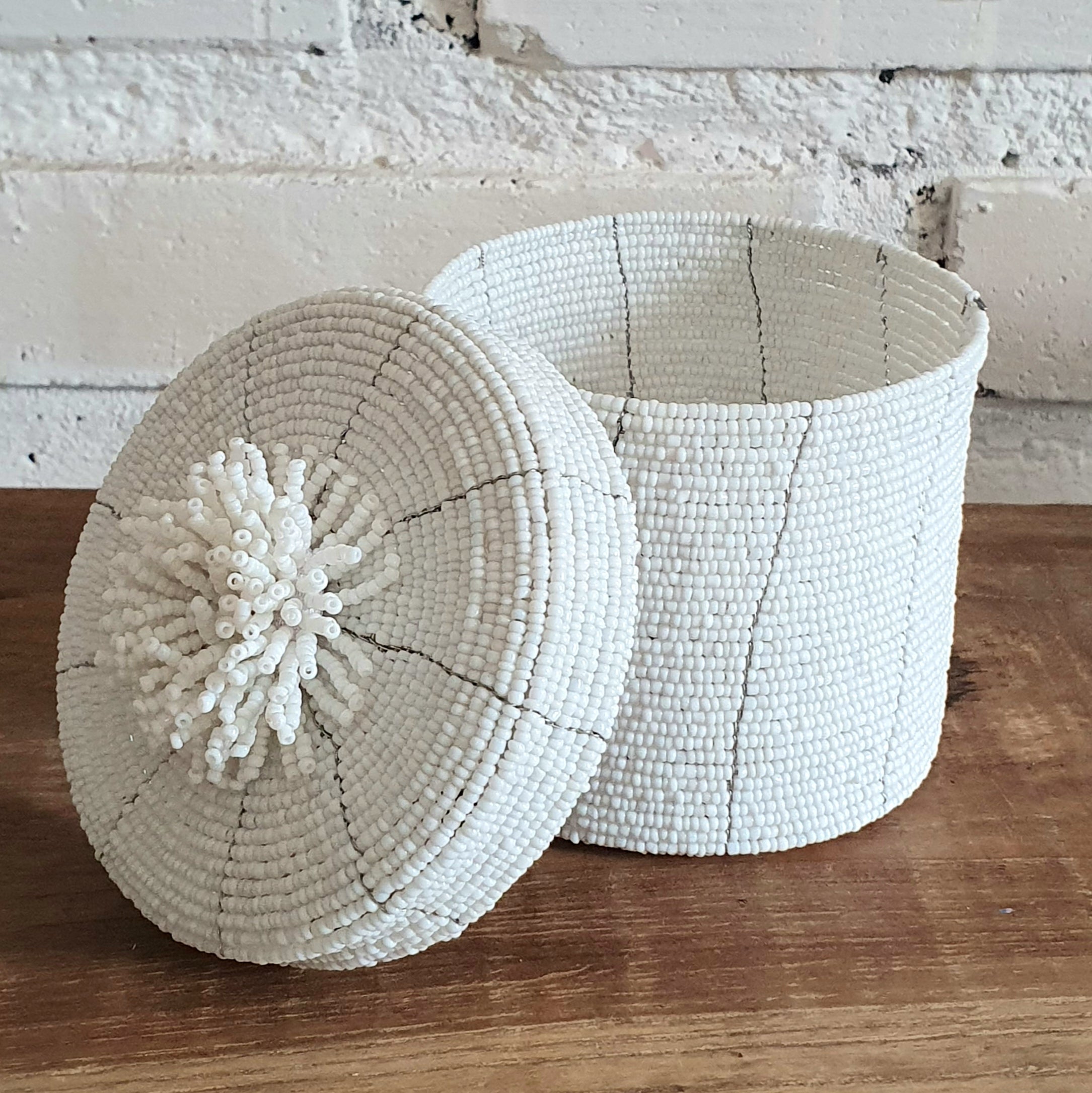 Handwoven Round Rattan Storage Box with Tassel｜Natural Wicker Organizer｜Boho Decorative Basket for Home Storage