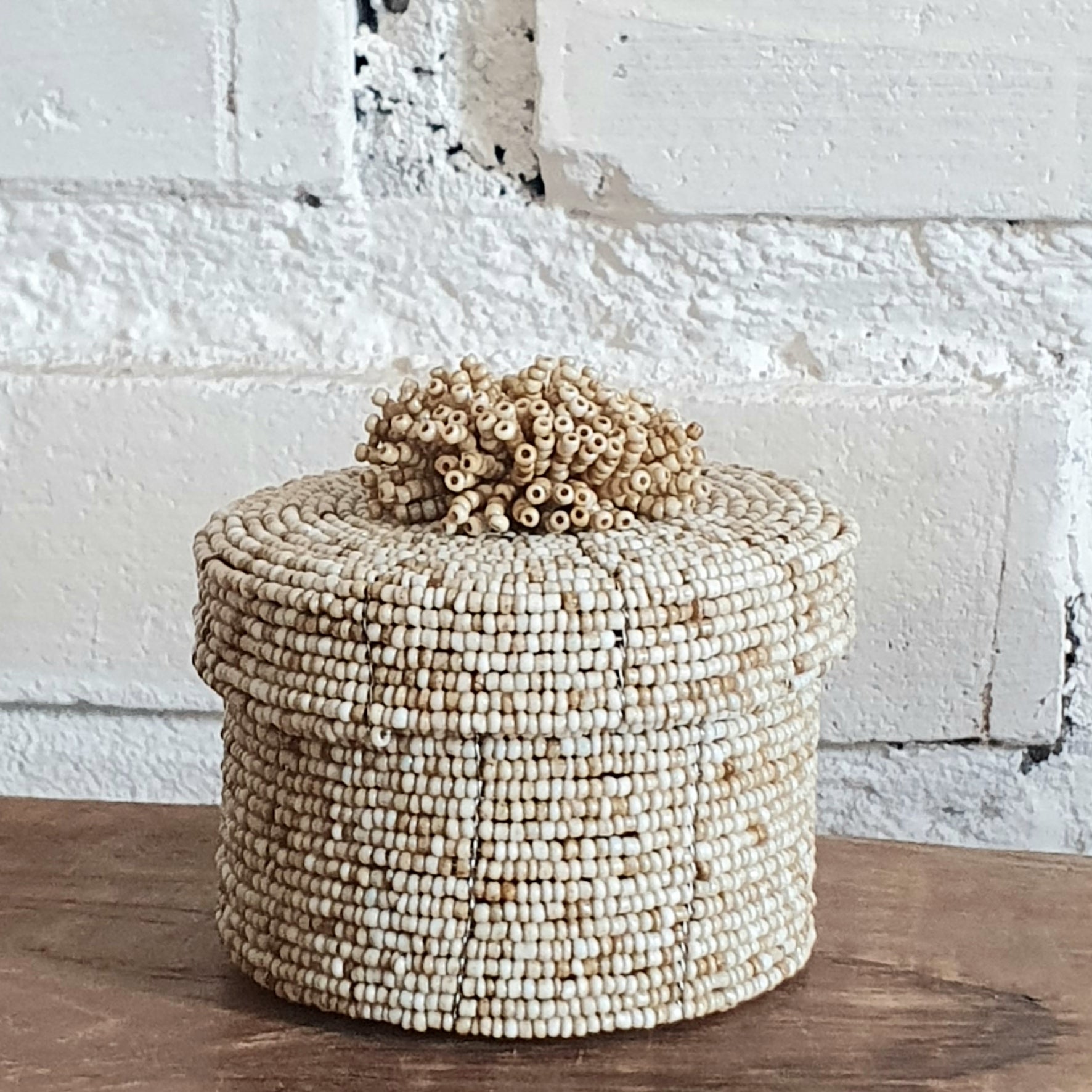 Handwoven Round Rattan Storage Box with Tassel｜Natural Wicker Organizer｜Boho Decorative Basket for Home Storage