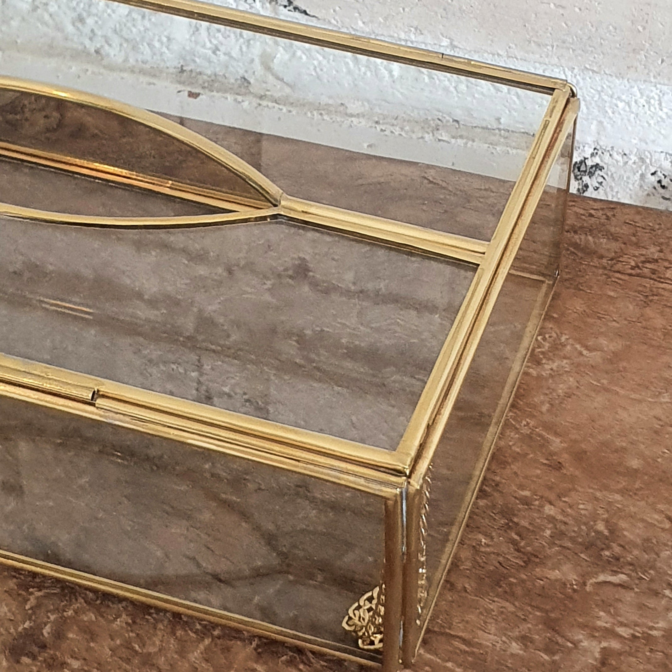 Vintage Gold Glass Storage Box｜Lidded Jewelry Organizer｜Luxury Transparent Display Case for Home Décor