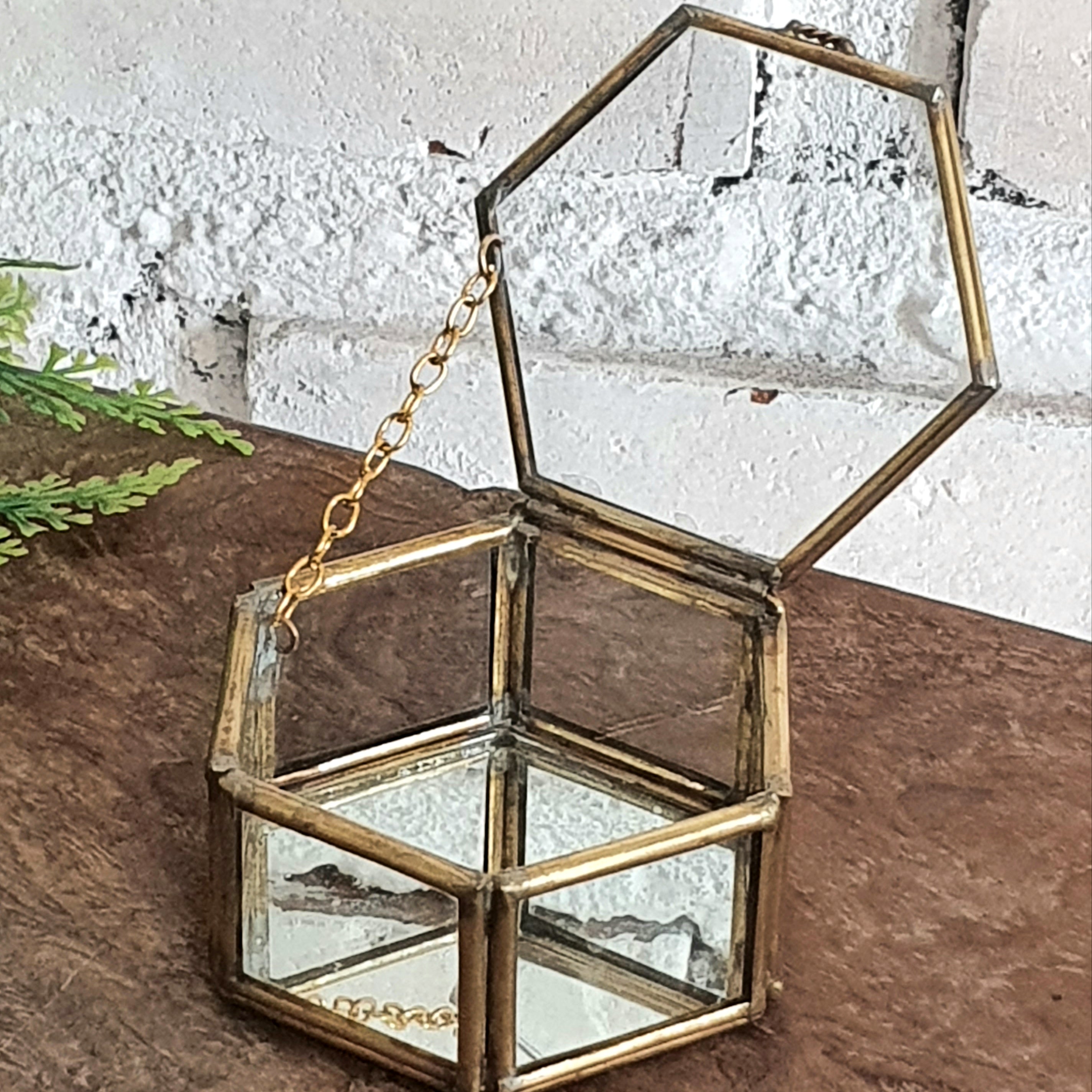 Vintage Hexagonal Glass Storage Box with Gold Trim｜Lidded Jewelry Display Box｜Modern European Decorative Organizer