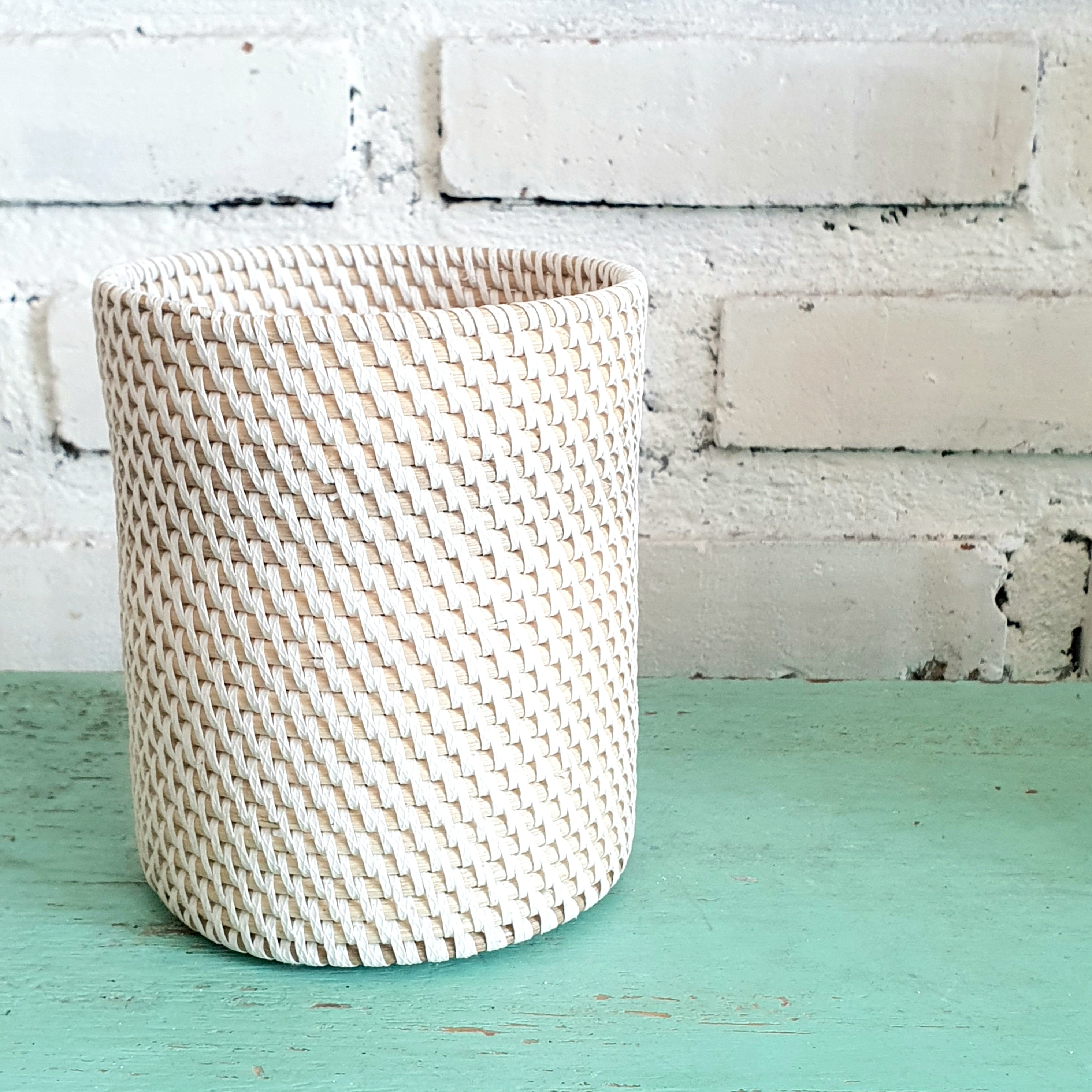Handwoven Rattan Round Storage Basket｜Natural Bamboo Organizer｜Minimalist Nordic Desktop Holder