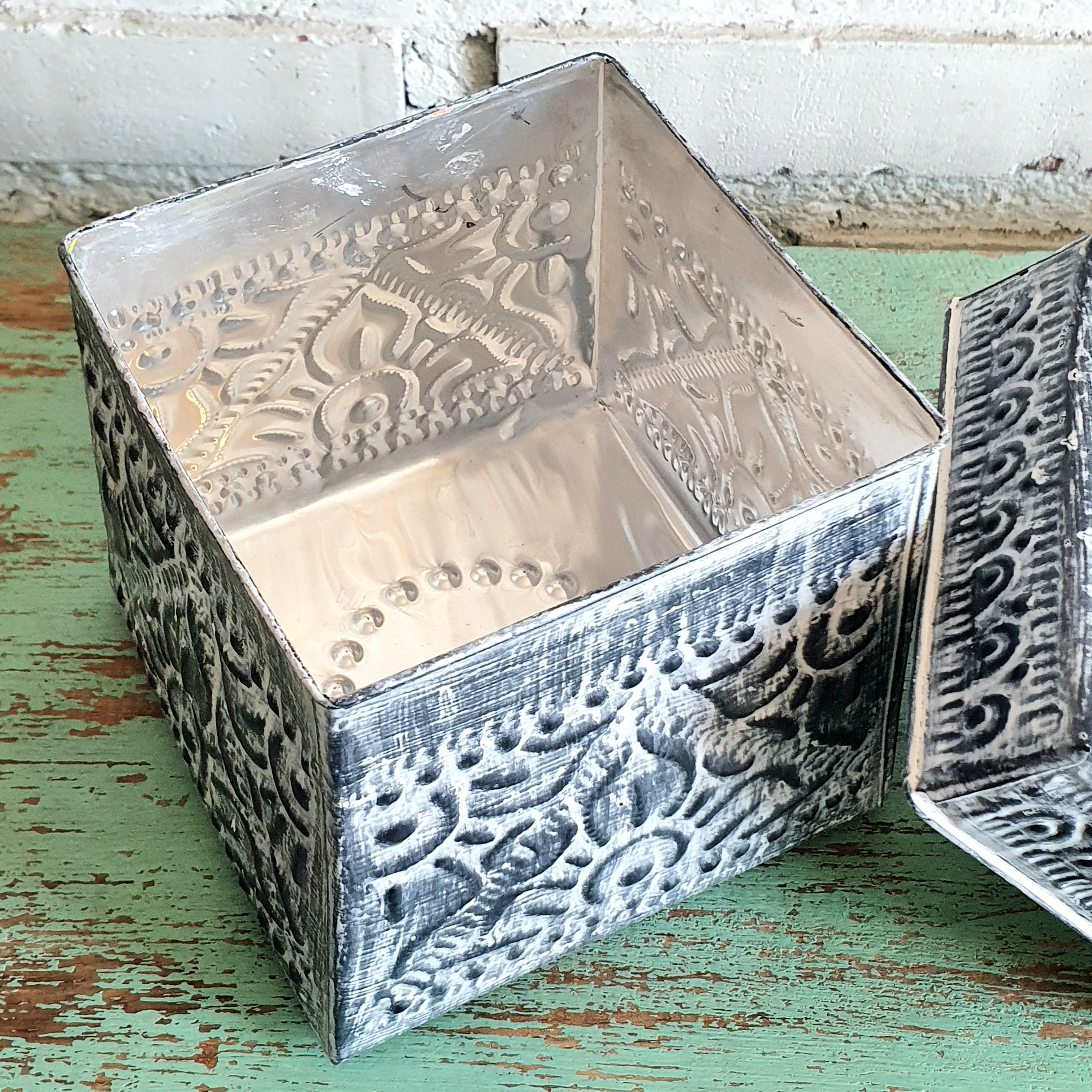 Embossed Tassel Square Storage Box Set of 3｜Handcrafted Vintage Organizer｜Boho Chic Decorative Boxes for Home