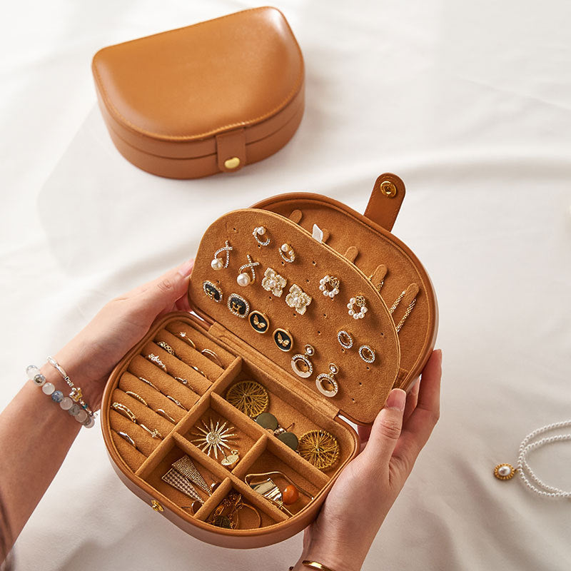 Portable Leather Jewelry Organizer Box｜Travel Jewelry Case with Compartments for Earrings, Rings & Necklaces – Compact & Elegant Design