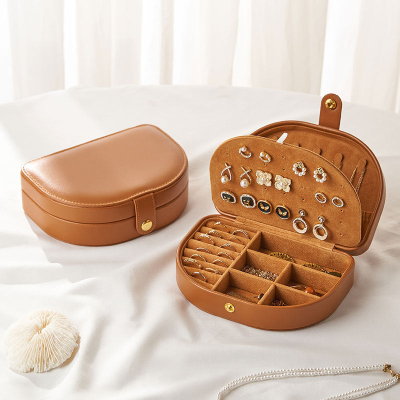 Portable Leather Jewelry Organizer Box｜Travel Jewelry Case with Compartments for Earrings, Rings & Necklaces – Compact & Elegant Design