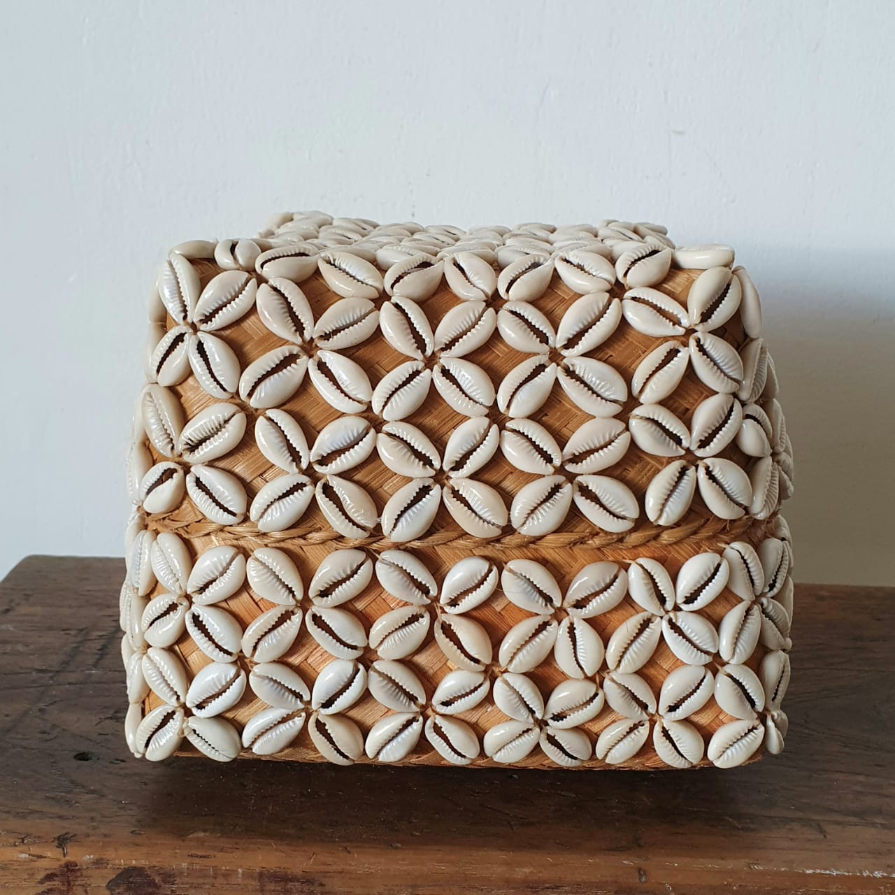 Handwoven Rattan Storage Box Set of 3 with Shell Decoration｜Natural Bamboo Organizer｜Boho Decorative Basket Boxes with Lids