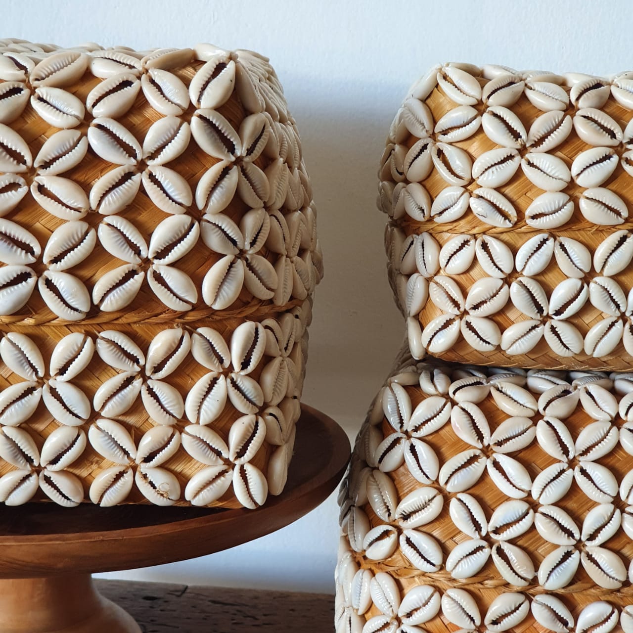 Handwoven Rattan Storage Box Set of 3 with Shell Decoration｜Natural Bamboo Organizer｜Boho Decorative Basket Boxes with Lids
