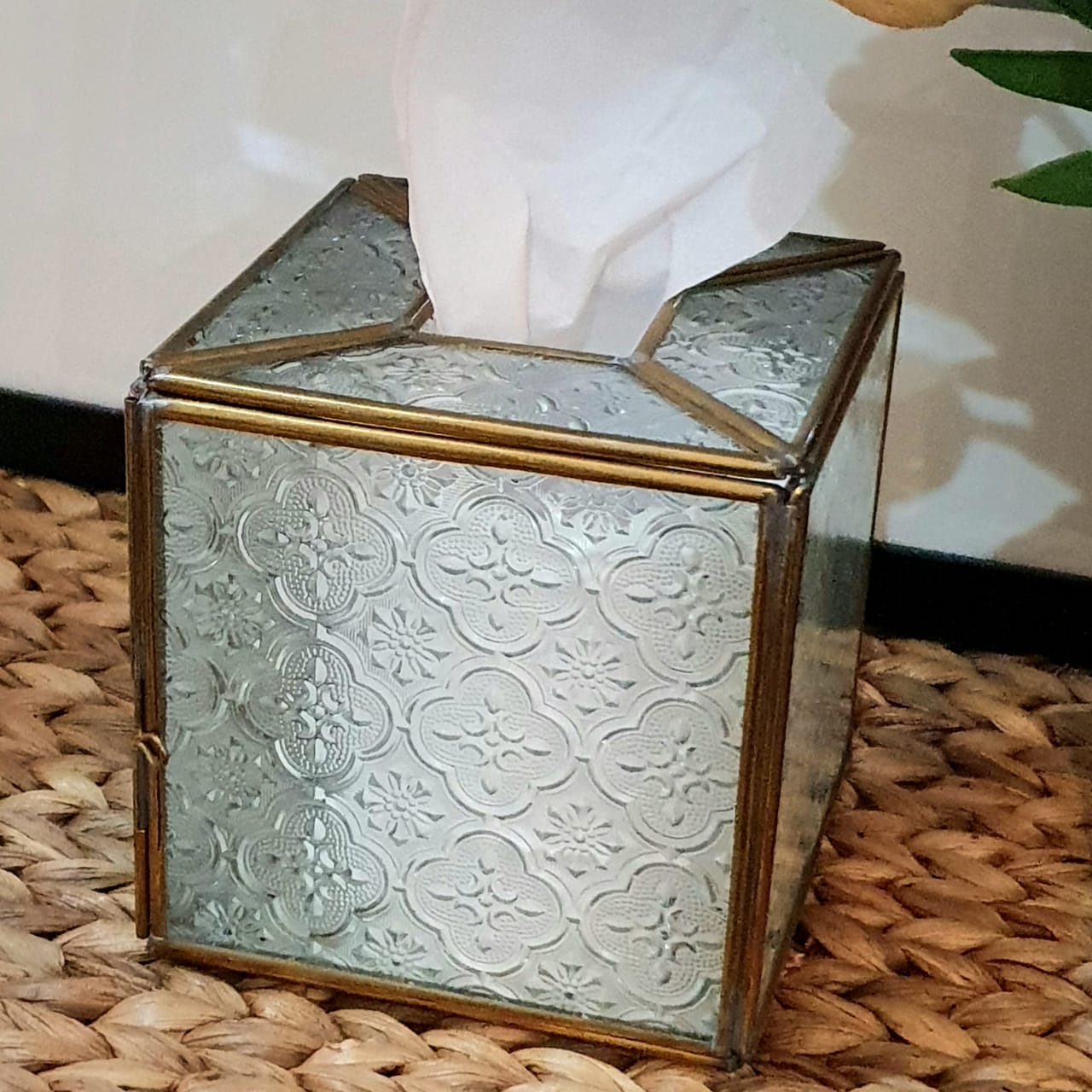 Vintage Embossed Glass Tissue Box｜Gold-Framed Square Tissue Holder｜Luxury Decorative Storage Box for Home & Office