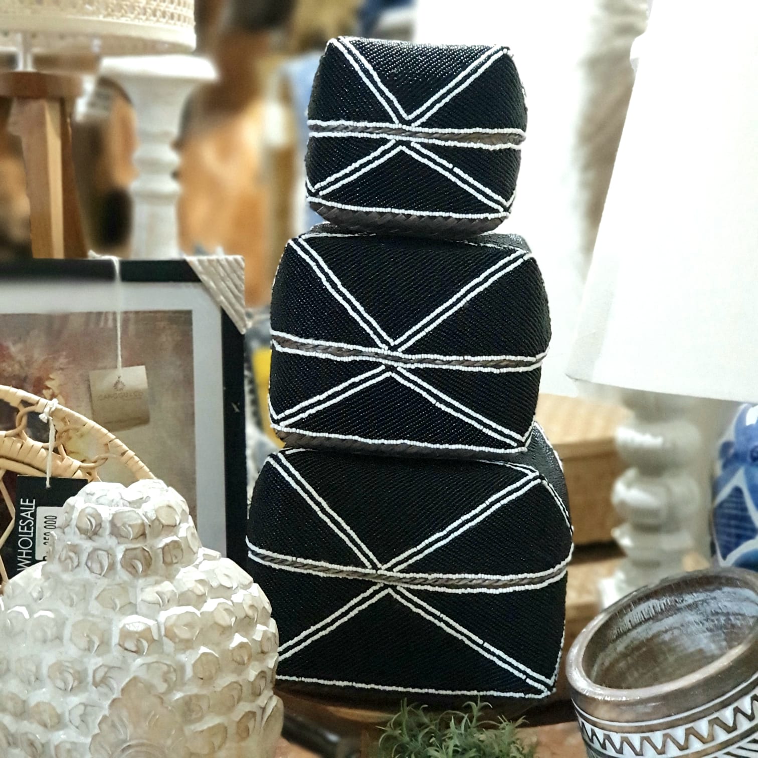 Handwoven Black & White Shell Storage Box Set of 3｜Boho Rattan Organizer Baskets｜Natural Decorative Containers with Lids