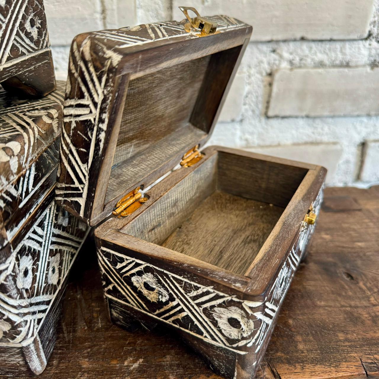 Vintage Carved Wooden Storage Box Set of 3 with Metal Latch｜Handcrafted Decorative Organizer｜Rustic Boho Wooden Keepsake Boxes