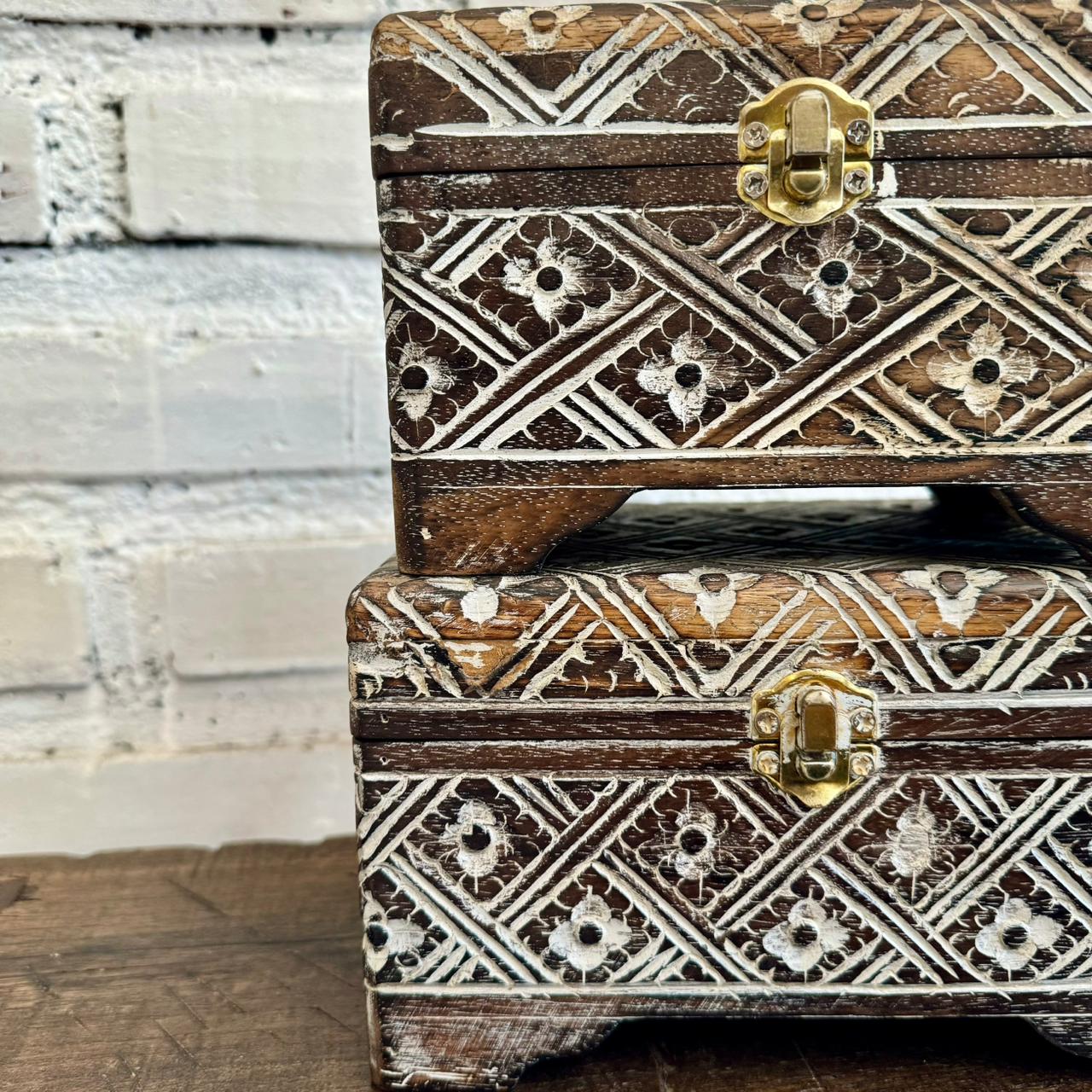 Vintage Carved Wooden Storage Box Set of 3 with Metal Latch｜Handcrafted Decorative Organizer｜Rustic Boho Wooden Keepsake Boxes