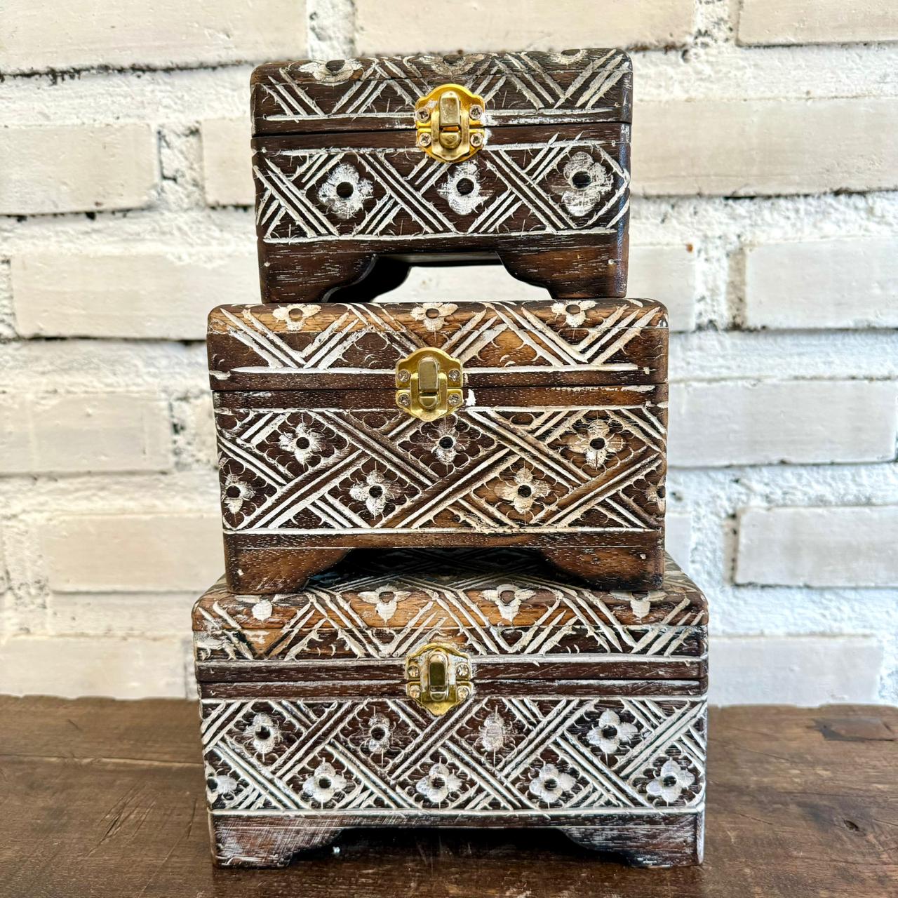 Vintage Carved Wooden Storage Box Set of 3 with Metal Latch｜Handcrafted Decorative Organizer｜Rustic Boho Wooden Keepsake Boxes