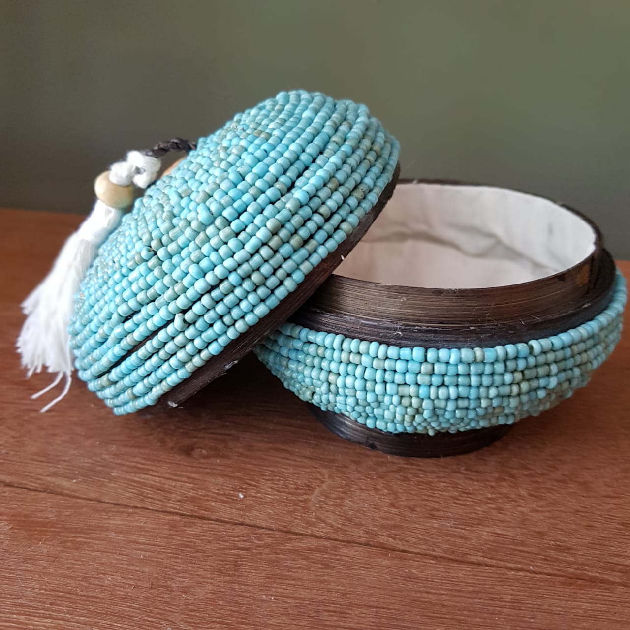 Handwoven Round Tassel Rattan Storage Box｜Boho Natural Wicker Organizer｜Decorative Small Keepsake Box (4 Colors Available)