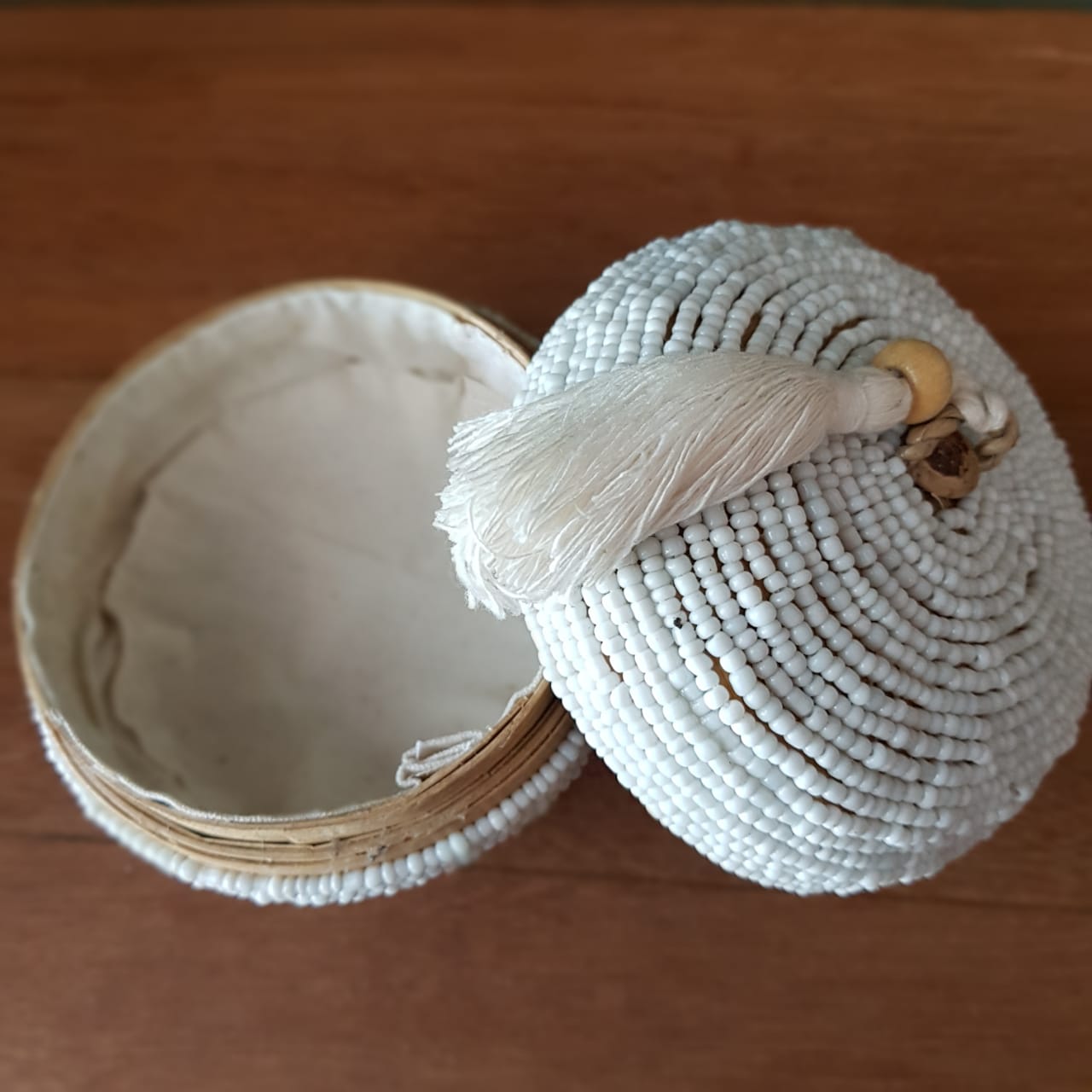 Handwoven Round Tassel Rattan Storage Box｜Boho Natural Wicker Organizer｜Decorative Small Keepsake Box (4 Colors Available)