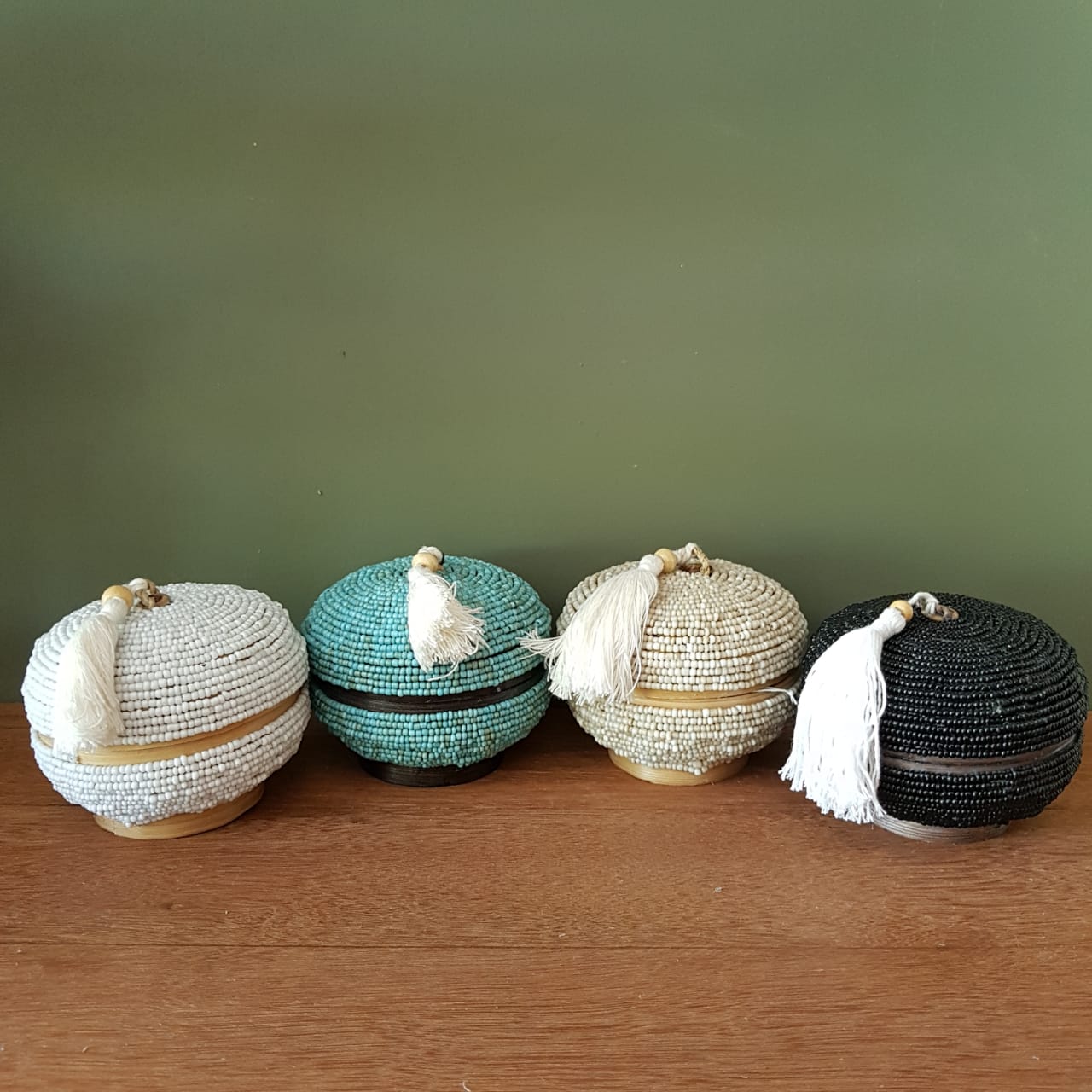 Handwoven Round Tassel Rattan Storage Box｜Boho Natural Wicker Organizer｜Decorative Small Keepsake Box (4 Colors Available)