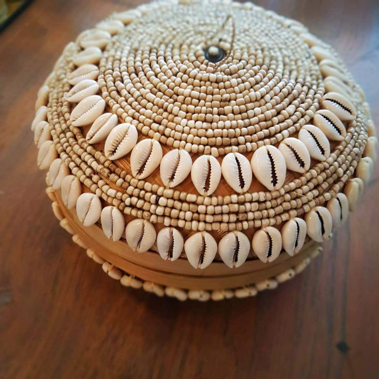 Handwoven Round Shell Storage Box Set of 3｜Boho Rattan Organizer｜Natural Decorative Baskets with Seashell Detail