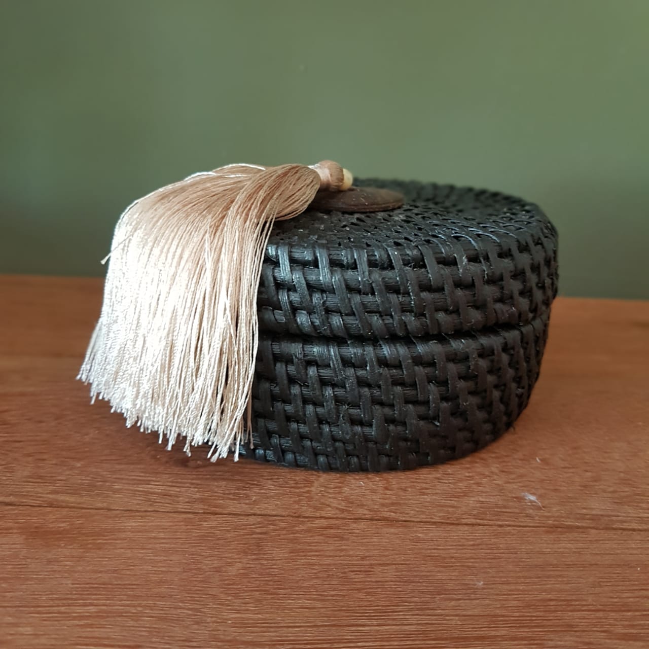 Handwoven Round Tassel Rattan Storage Box｜Boho Wicker Organizer｜Natural Decorative Container – Multiple Colors Available
