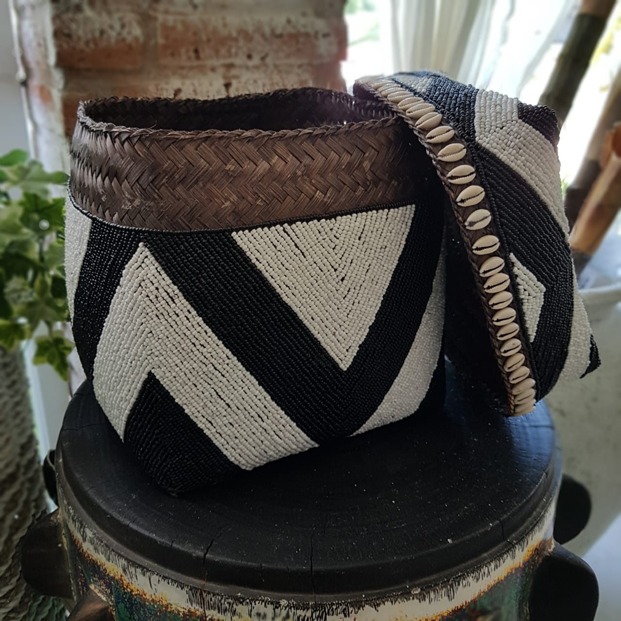 Black & White Zebra Pattern Bead & Bamboo Box Set With Shells