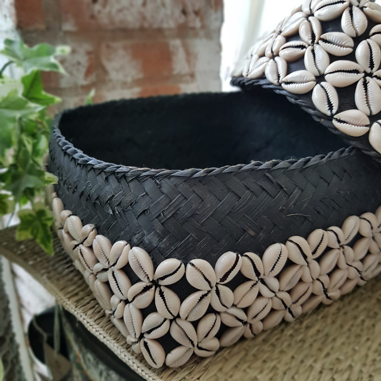 Handwoven Black & White Shell Storage Box Set of 3｜Boho Rattan Organizer｜Natural Decorative Baskets with Lids