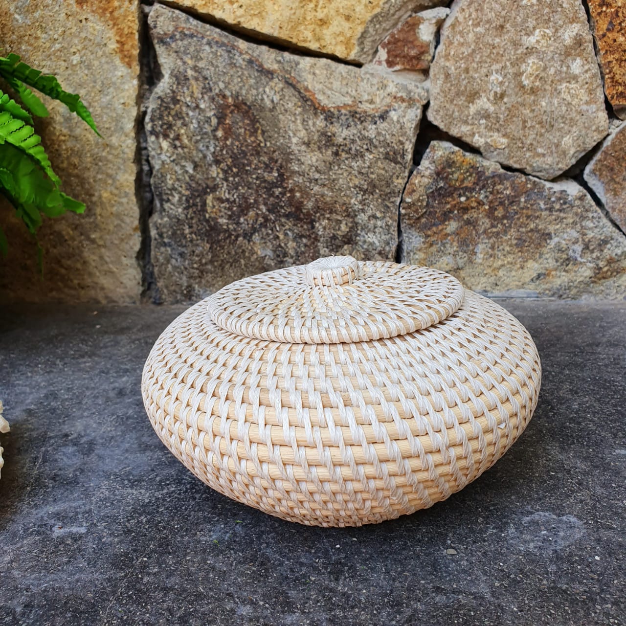 Handwoven Round Rattan Storage Box｜Natural Wicker Organizer with Lid｜Boho Decorative Basket for Home & Tea Storage